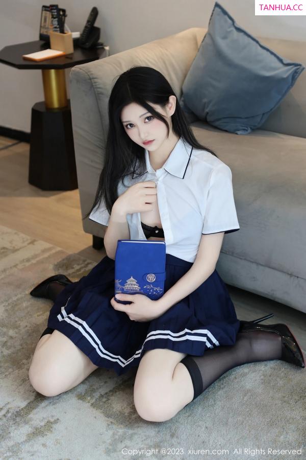 刘美含 刘美含 [XiuRen]高清写真图 2023.11.22 No.7697 大橘BBKira 丝袜短裙第20张图片